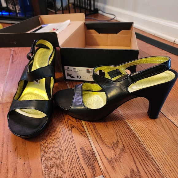 Tsubo Ina Black Women's Heels Comfort - Picture 4 of 8